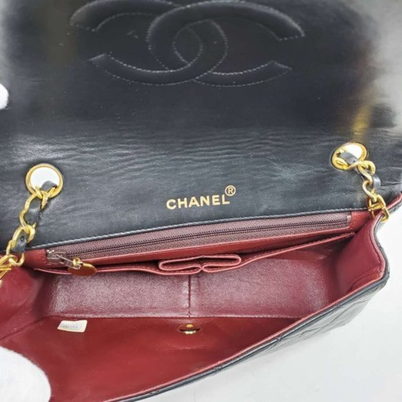 CHANEL 23 Full Flap Vintage 24k Gold Lambskin Bag - Picture 11 of 16